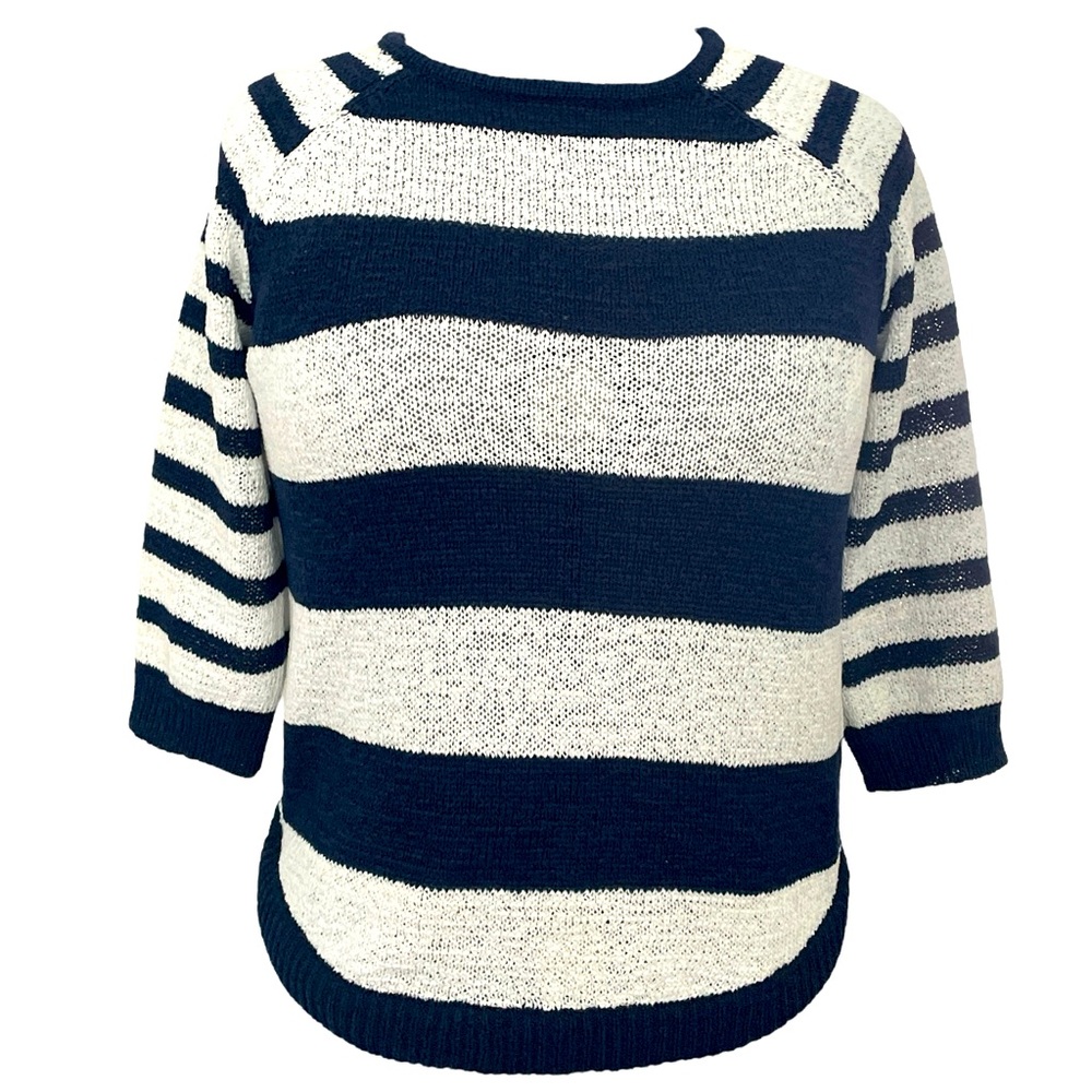 Chico’s 1/2 sleeve knitted top navy blue white striped scoop hem round neck Sz 0